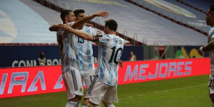 Uruguay.- Argentina y Chile avanzan a cuartos de la Copa América