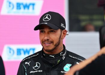 Fórmula 1/GP Gran Bretaña.- Hamilton se sobrepone a la sanción para arrasar en Silverstone