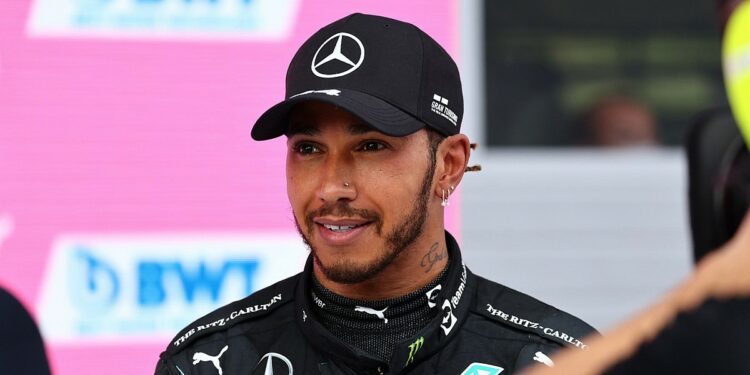 Fórmula 1/GP Gran Bretaña.- Hamilton se sobrepone a la sanción para arrasar en Silverstone