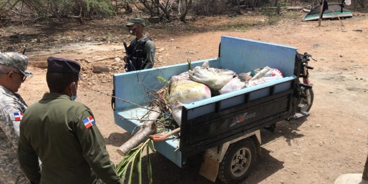 Desconocidos huyen mar adentro abandonando pesca prohibida