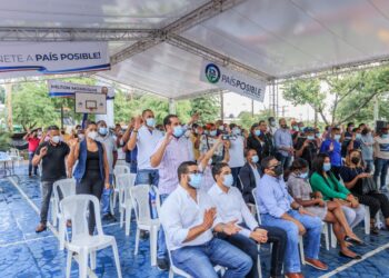 Partido País Posible juramenta 135 comunitarios y deportistas