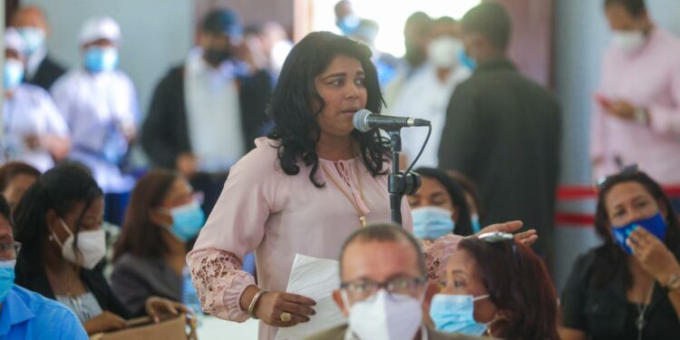 Presidente Abinader se reúne con juntas de vecinos en SPM