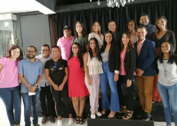 Veteranos y jóvenes periodistas de arte y espectáculo dejan constituida la ADOPAE