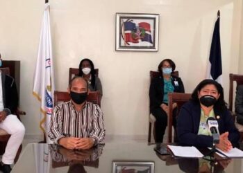 Colegio de enfermeras se planta y exige Gobierno cumplir sus reclamos