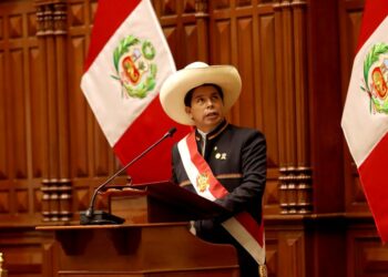 Pedro Castillo asume como presidente de Perú