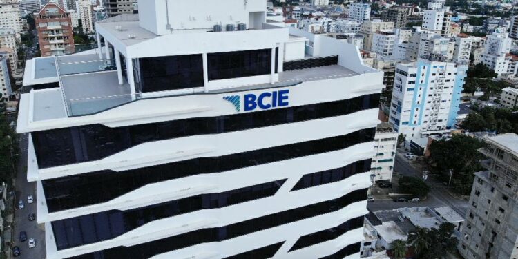 BCEI aprueba 350 millones de dólares para República Dominicana