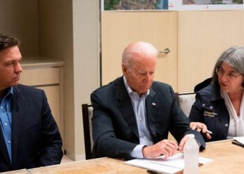 Joe Biden visita zona desastre por derrumbe de edificio en Miami