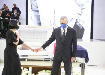 El último adiós al caballo mayor Johnny Ventura