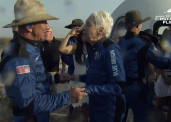 Jeff Bezos cumple el sueño de alcanzar el espacio con su propio cohete