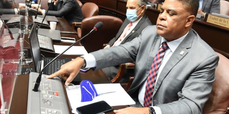 Diputados aprueban Presupuesto Complementario en primera lectura