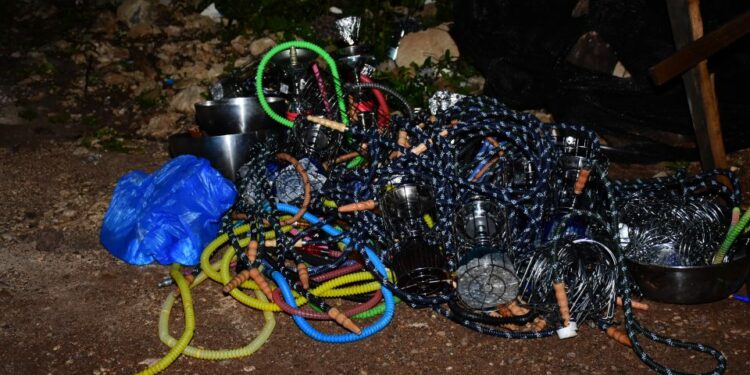 Autoridades atacan “Teteos" en San Pedro y La Romana, uno era amenizado por el Sujeto