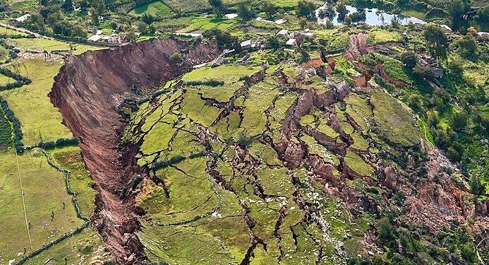 Al menos cuatro muertos y  80 desaparecidos tras deslizamiento de tierra en Japón