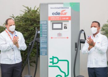 Edesur instala supercargador dual para vehículos eléctricos