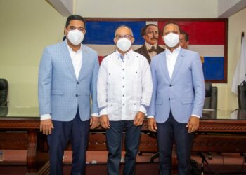 Edesur firma acuerdo con 24 alcaldes de San Cristóbal, Ocoa, Baní y Azua