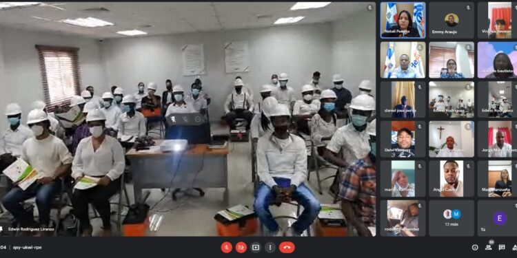 Edesur e INFOTEP gradúan decenas de jóvenes como “electricistas comunitarios”