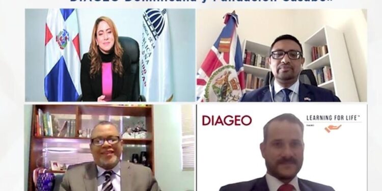 Instituciones acuerdan beneficiar con becas a jóvenes de escasos recursos