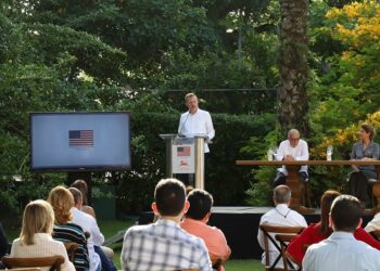 Embajada de los EE. UU. entrega fondos de preservación cultural al Centro León