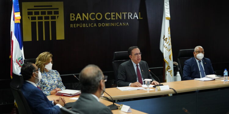 BCRD informa economía de RD creció 13.3 % en el primer semestre del año 2021