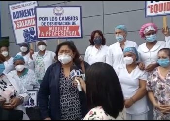 Enfermeras paralizan servicios en hospitales a nivel nacional