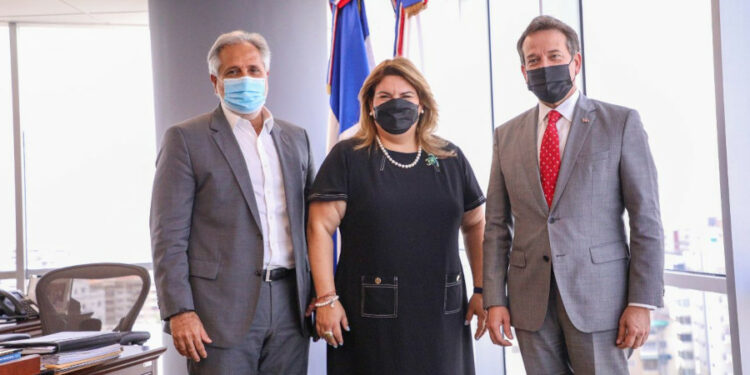 Comisionada boricua en USA busca dominicanos puedan solicitar visa H-2B para trabajar en Puerto Rico