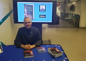 Miami: Dominicano cuenta en un libro su experiencia tras sobrevivir al COVID-19