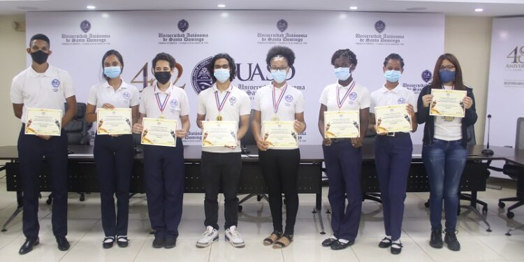 UASD reconoce a estudiantes ganaron Torneo de Ajedrez 2021