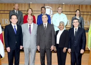 Toma posesión nuevo pleno de jueces del Tribunal Superior Electoral