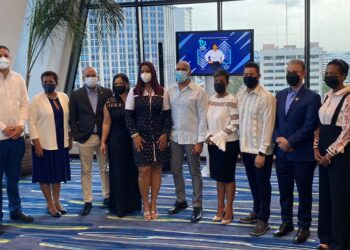 Yenny Polanco presenta plancha “Trabajo y Unión” para dirigir Adompretur