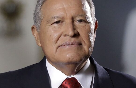 Ordenan en El Salvador la detención del expresidente Sánchez Cerén por corrupción