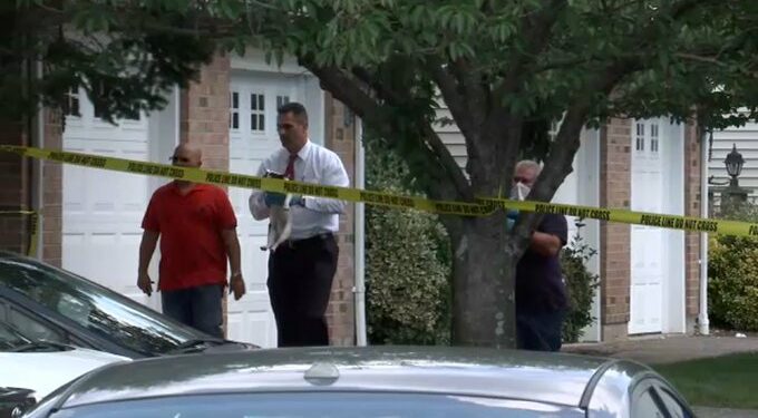 Encuentran tres cadáveres y un bebé vivo en apartamento en Nueva York