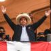 Castillo ya es el presidente y va por una nueva Constitución del Perú