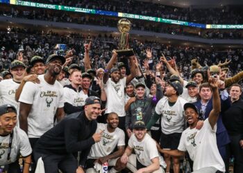 El sabor del triunfo:  Los Bucks reinan en la NBA 50 años después