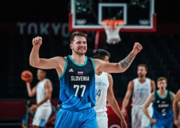 Luka Doncic aplasta a Argentina con 48 puntos en una exhibición histórica