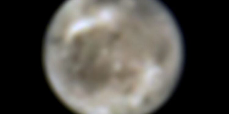 Hubble encuentra la primera prueba de vapor de agua en Ganímedes