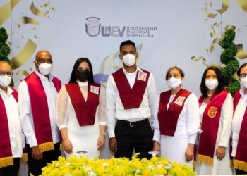 UNEV gradúa 1,289 nuevos profesionales en graduación virtual