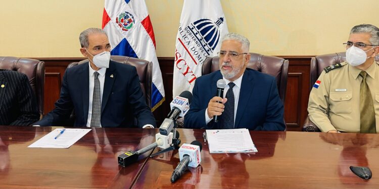 Entidades anuncian inicio de recertificación de médicos dominicanos