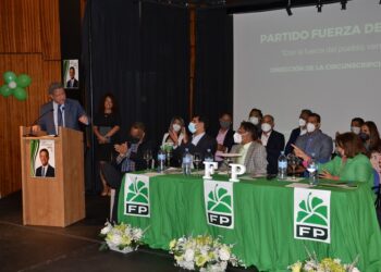 Leonel Fernández se reúne con más de 170 dirigentes de Europa, en España