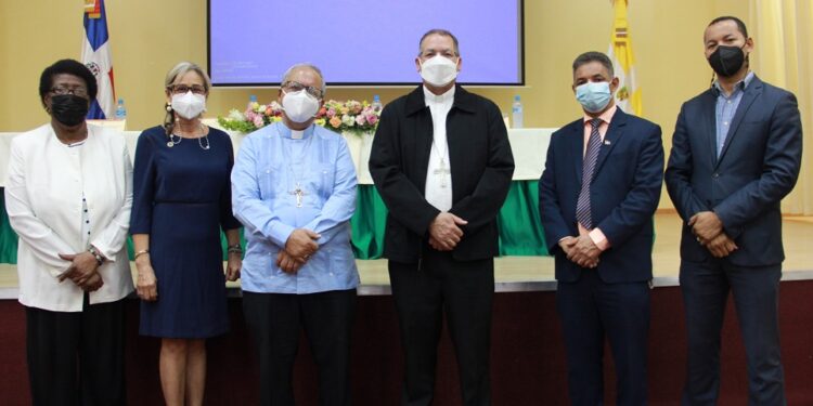 Instituciones elaboran propuestas para docentes de Formación Integral Humana y Religiosa