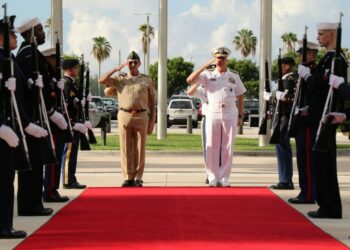 Teniente General Díaz Morfa en Miami visita sede del Comando Sur;