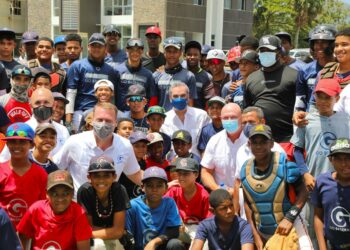 Presidente Abinader respalda deporte y juventud en Santiago