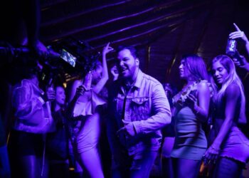 Four Loko estrena su himno y video oficial con Bronzon