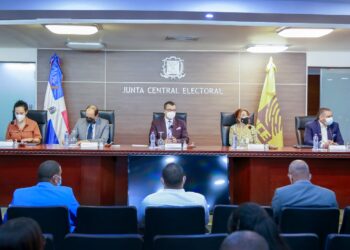 Pleno JCE se reúne  con funcionarios SD, SPM y Monte Plata