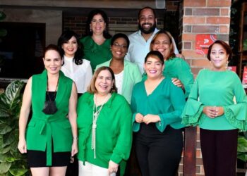 Mirna Pimentel presenta a los integrantes de su plancha “Fortaleza y Unión”