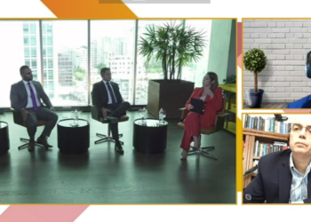 Debaten estrategias legales y de negocios frente a oportunidades tecnológicas