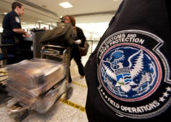 Boston: Viajera dominicana demanda gobierno EEUU por registro con lascivos