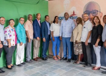 Editrudis Beltrán establece alianza con maestros del Recinto UASD-Barahona