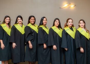 UASD inviste primeras 21 enfermeras especialistas en atención gineco obstétrica y neonatal de RD