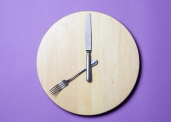 Los beneficios del ayuno intermitente dependen de la edad y el sexo