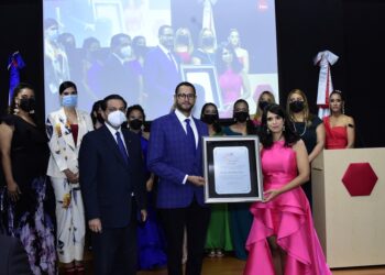 Premian médicos e instituciones que ayudan a las familias a lograr lactancias exitosas