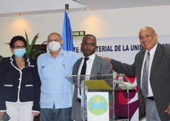 Anuncian nueva corriente magisterial para defender a los maestros